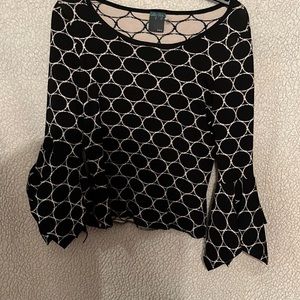 Black and cream bell sleeve sweater top